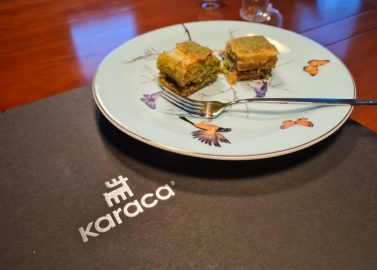 Hur lagar man baklava orientalisk bakverk