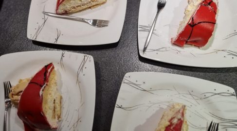 Varför inte satsa på en spindelmannen tårta detta år?